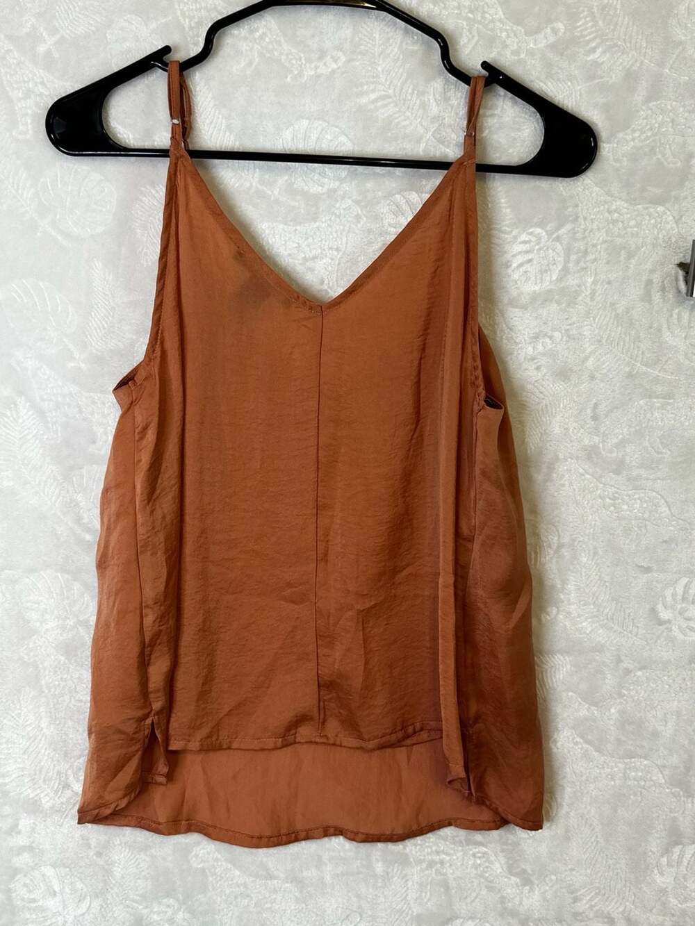 Forever 21 Satin V-Neck Cami Tank Top Size M - Picture 4 of 5